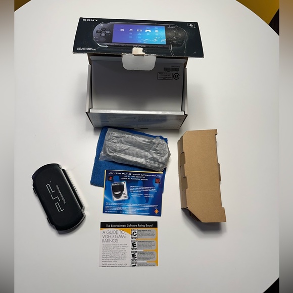 Vintage Sony PSP-1001 - Picture 8 of 9